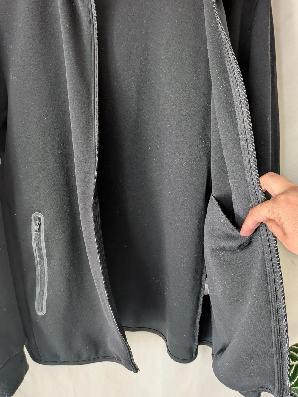 Uniqlo Men's Black Full-Zip Hoodie Sweater